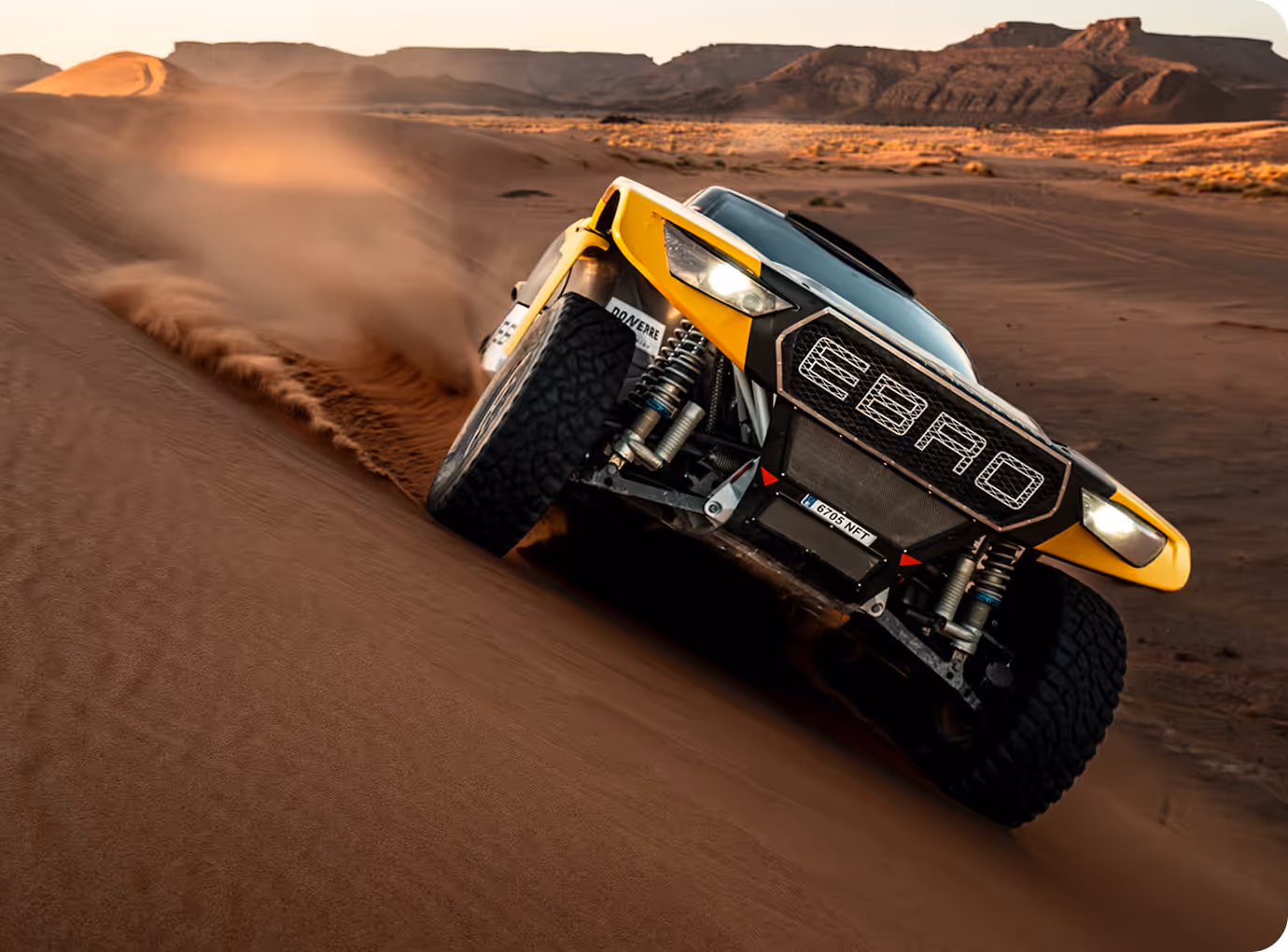 EBRO s800 XRR en acción en las dunas